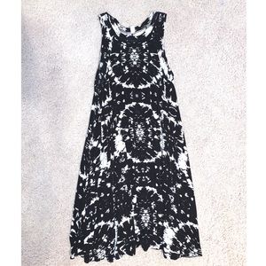 Black and white tie-dye summer dress